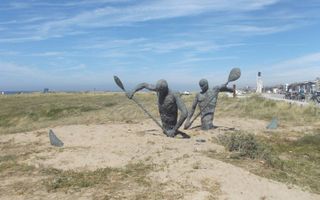 Monument in de duinen bij Katwijk. beeld Wikimedia