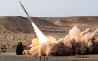 Lancering van Iraanse Fateh-110-raket. beeld AFP