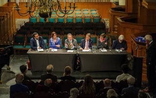 Debat in Waalse Kerk, beeld Ronald Bakker