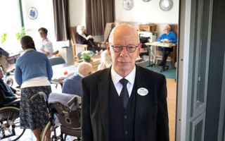 Ouderling M. van Dam is tien jaar pastoraal medewerker in zorgcentrum het Anker in Kesteren.  beeld RD, Anton Dommerholt