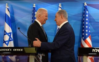 Biden (l.) en Netanyahu in Jeruzalem in 2016. beeld AFP, Debbie Hill