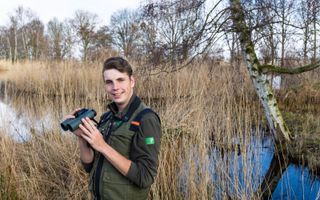 Jonathan Leeuwis (25) is boswachter in de Rottemeren en het Bentwoud in Zuid-Holland. beeld RD, Anton Dommerholt