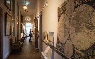 De tentoonstelling ”Luther en de wereld” in het Luther Museum in Amsterdam geeft informatie over de wereldwijde verbreiding van het Evangelie door lutheranen.  beeld Eran Oppenheimer
