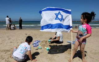 Viering van 75 jaar Israël. beeld AFP, Jack Guez