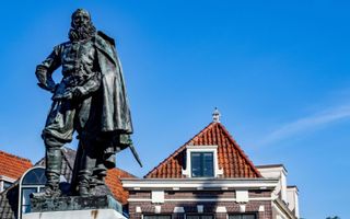 Het standbeeld van Jan Pieterszoon Coen in Hoorn. beeld ANP, Robin Utrecht