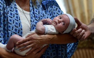 Volgens Olivia Maurel wordt de stem van het kind vergeten in de discussie rondom draagmoederschap. beeld AFP, Sergei Supinsky