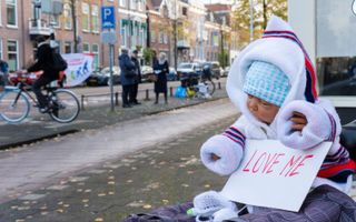 Een wake van stichting Kies Leven bij abortuskliniek het Vrelinghuis in Utrecht. beeld RD, Anton Dommerholt