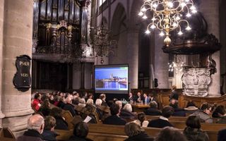 Het Reformatie Instituut Dordrecht belegde maandag in de Grote Kerk in Dordrecht een jubileumavond over 400 jaar Dordtse Leerregels. „De remonstranten van nu zijn niet de arminianen van toen, al vinden wij Arminius wel een kanjer.” beeld Dirk Hol
