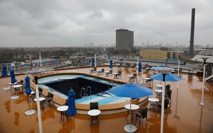 Passagiersschip de Volendam doet de komende drie maanden dienst als noodopvang voor maximaal 1400 Oekraïense vluchtelingen in Rotterdam.  beeld ANP, Bas Czerwinski