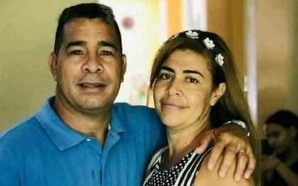 De Cubaanse predikant Lorenzo Rosales Fajardo en zijn vrouw. beeld latin-american.news