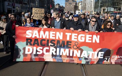 Een demonstratie tegen discriminatie in maart in Amsterdam. Zo’n 11 procent van de Nederlanders voelt zich gediscrimineerd. beeld ANP, Evert Elzinga