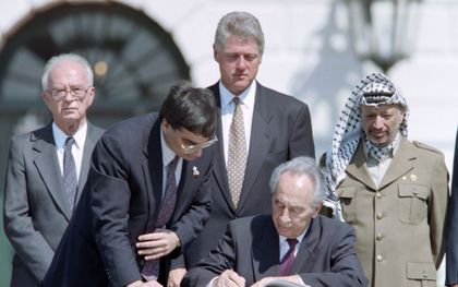 Op 13 september 1993 werden in Washington de Oslo-akkoorden gesloten: een overeenkomst tussen Israël en de Palestijnen met een routekaart naar vrede. beeld AFP, J. David Ake