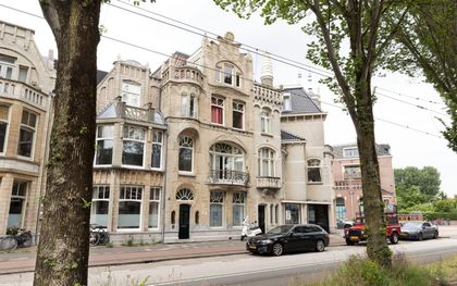 Laan van Meerdervoort 215 in Den Haag heeft volgens de Rijksdienst voor het Cultureel Erfgoed een „buitengewoon rijke architectuur” in art-nouveaustijl. beeld RD, Anton Dommerholt