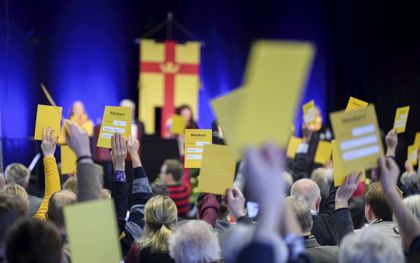 Het Zweedse kerkparlement in stemming. beeld Magnus Aronson