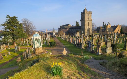 De Holy Rudekerk in Stirling met de begraafplaats die liefhebbers van de kerkgeschiedenis niet mogen vergeten te bezoeken. beeld VisitScotland, Kenny Lam