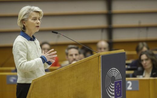 Voorzitter van de Europese Commissie, Ursula von der Leyen, beloofde Oekraïne herhaaldelijk een snelle toetreding tot de EU. beeld EPA, Olivier Hoslet