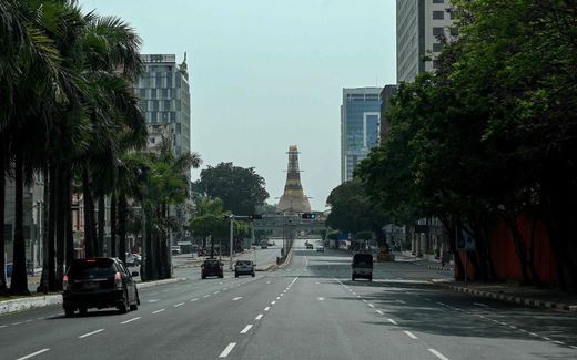 Een lege straat in Yangon op woensdag. Het was woensdag 2 jaar geleden dat in Myanmar een staatsgreep plaatsvond. beeld AFP