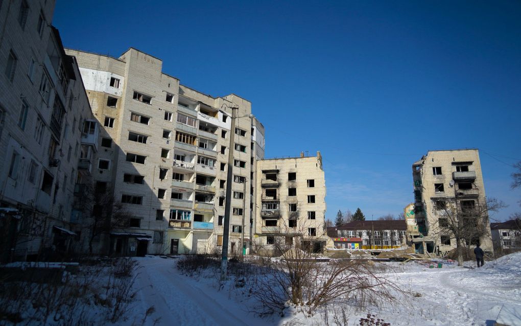 Een door de bombardementen verwoest flatgebouw in Borodyanka. beeld Martinus Matthew van Dijk