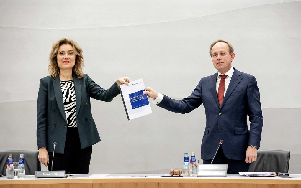 Kamervoorzitter Bergkamp en Van der Staaij. beeld ANP, Robin van Lonkhuijsen