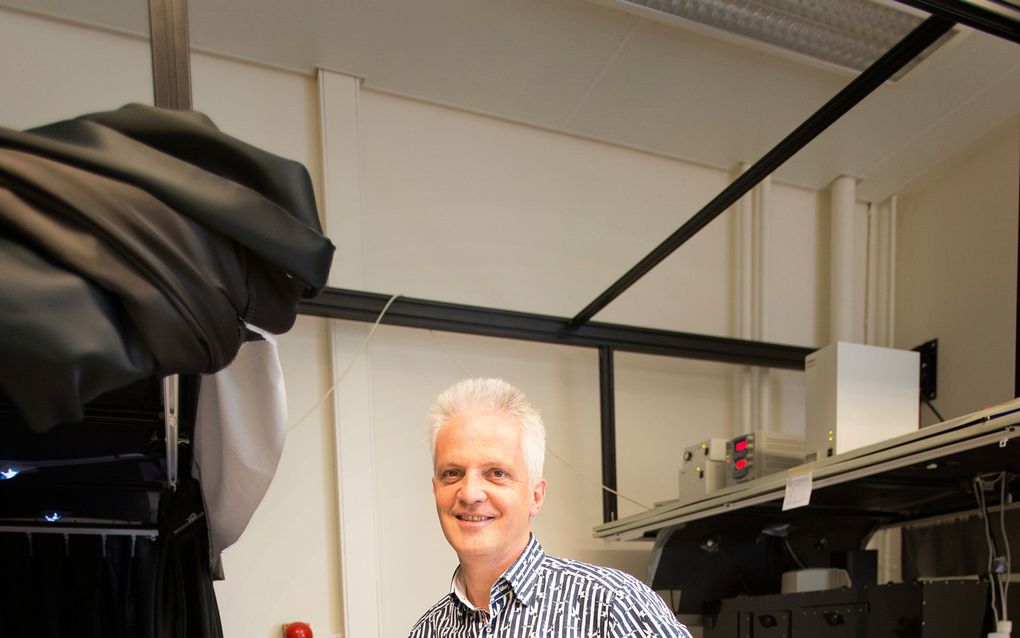 Prof. dr. Cees Dekker, hoogleraar nanobiologie van TU Delft, heeft ontdekt dat motortjes in de menselijke of dierlijke cellen een vooruit en een  achteruit hebben. beeld RD, Henk Visscher