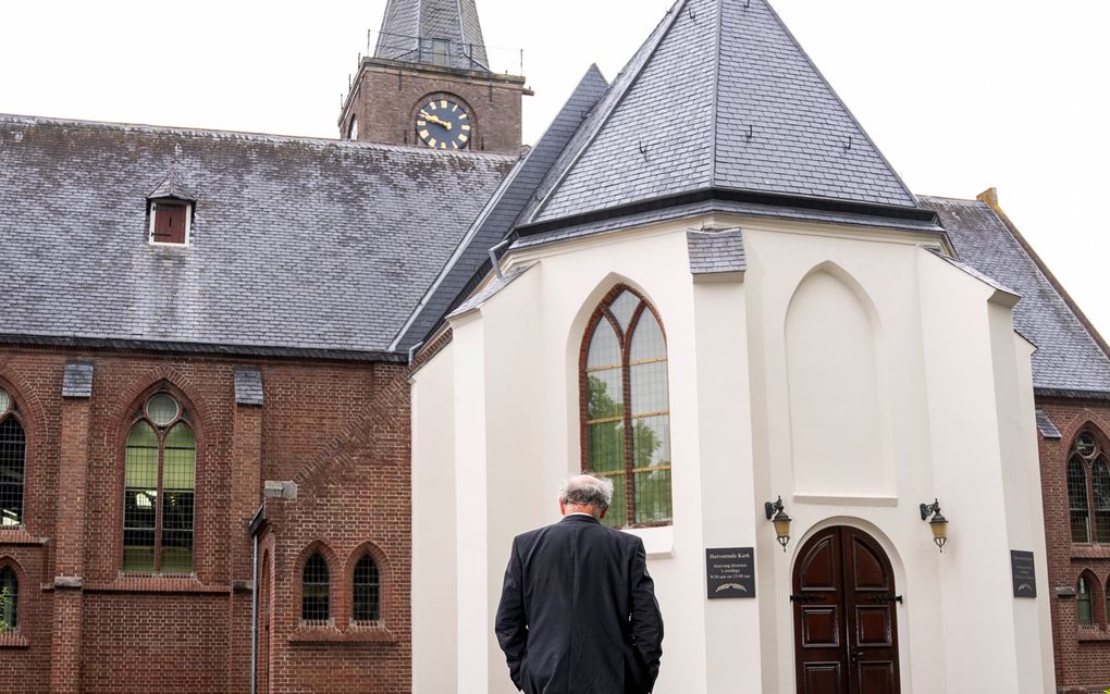 Ds. M. van Kooten weet zich een einzelgänger op het kerkelijk erf