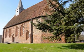 Oud stenen kerkgebouw