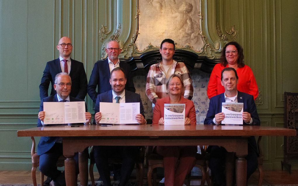 PvdA-GroenLinks, CDA, SGP-ChristenUnie en Partij voor Goes presenteren hun nieuwe coalitieakkoord ‘In vertrouwen samenwerken’! Hierin staat wat ze samen willen bereiken in de komende jaren: een sociale, duurzame en financieel gezonde samenleving. beeld Gemeente Goes