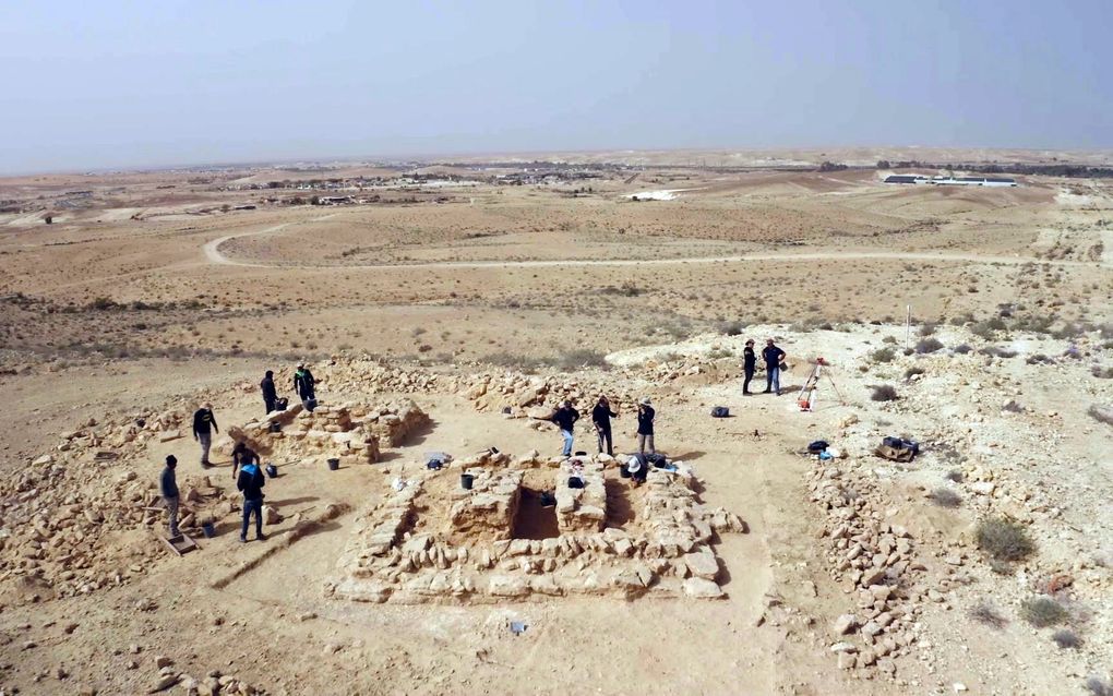 Luchtfoto van de opgraving van de Israëlische Oudheidkundige Dienst in de Negev. beeld Emil Aladjem, Israëlische Oudheidkundige Dienst