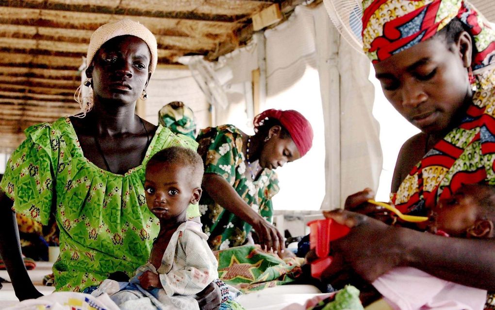 Moeders met kinderen in Maradi, Niger. Foto EPA