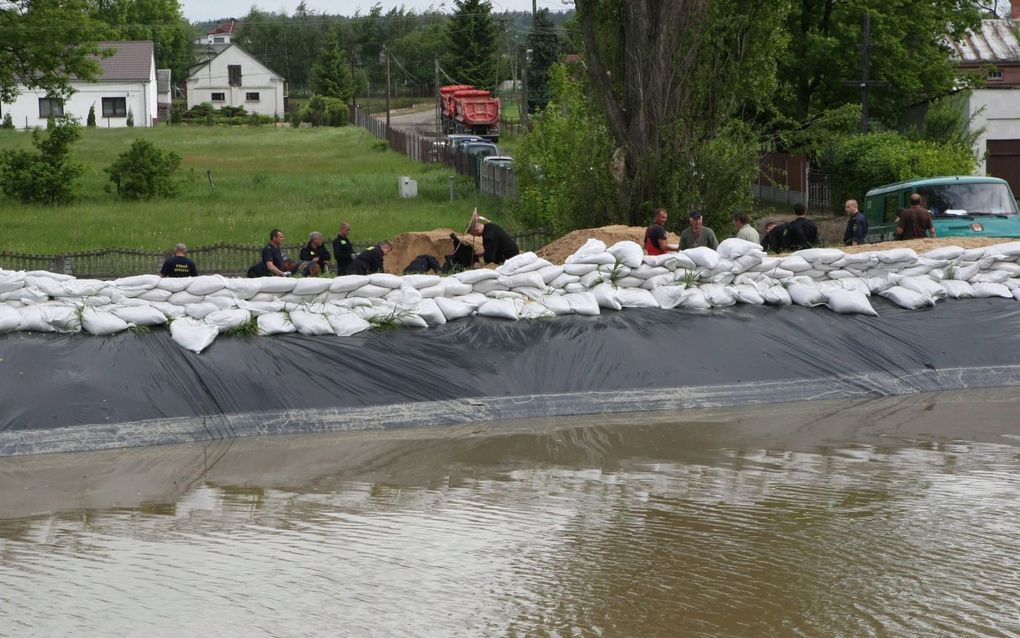 Het aantal mensen dat is overleden door de overstromingen in Polen, is opgelopen tot vijftien. EPA