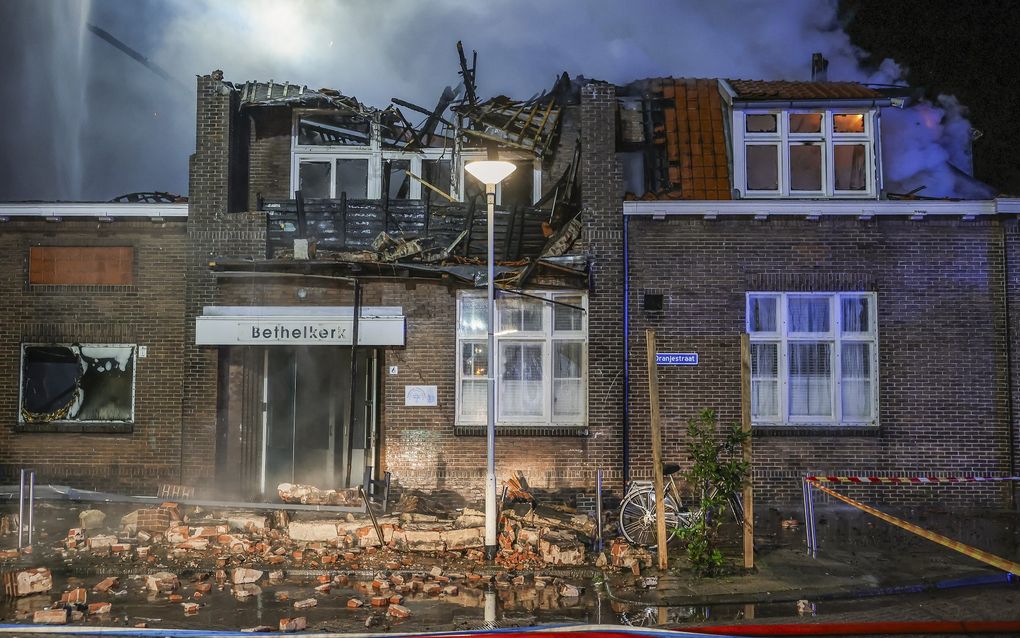 Brand verwoest kerk in Rotterdam