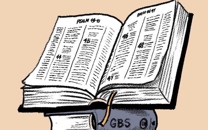 Illustratie van opengeslagen Bijbel op liggende dichtgeslagen Bijbel.