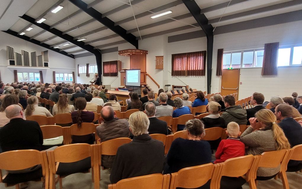 Zo’n 200 belangstellenden woonden de zendingsmiddag van de Spaanse Evangelische Zending bij. beeld Gerrit van Dijk 