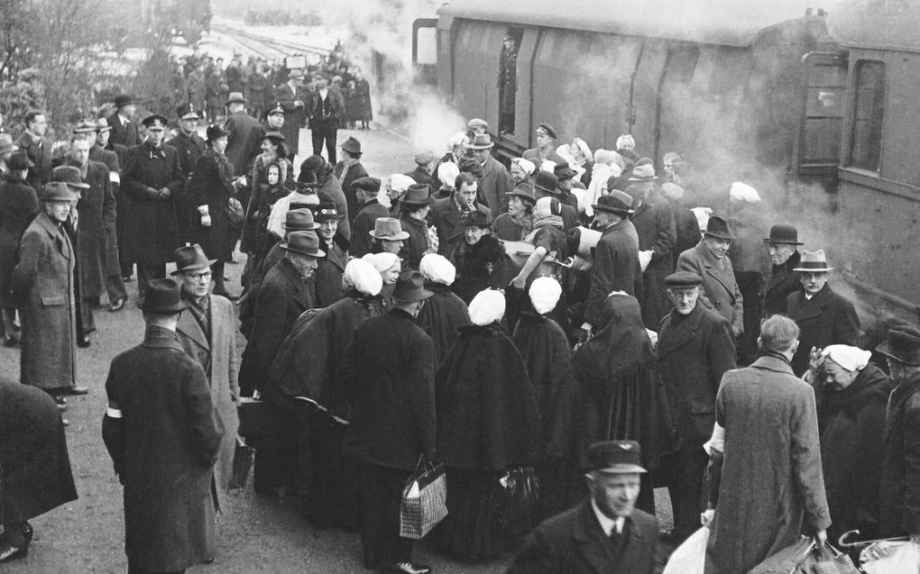 De aankomst van de evacués in Aalten, januari 1943. beeld Evert de Niet