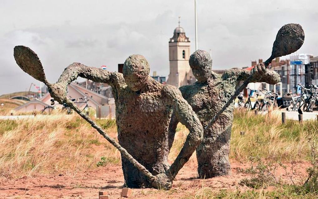 Gedenkteken Freedom forward voor de Engelandvaarders bij de boulevard in Katwijk aan Zee. beeld Katwijk Actueel