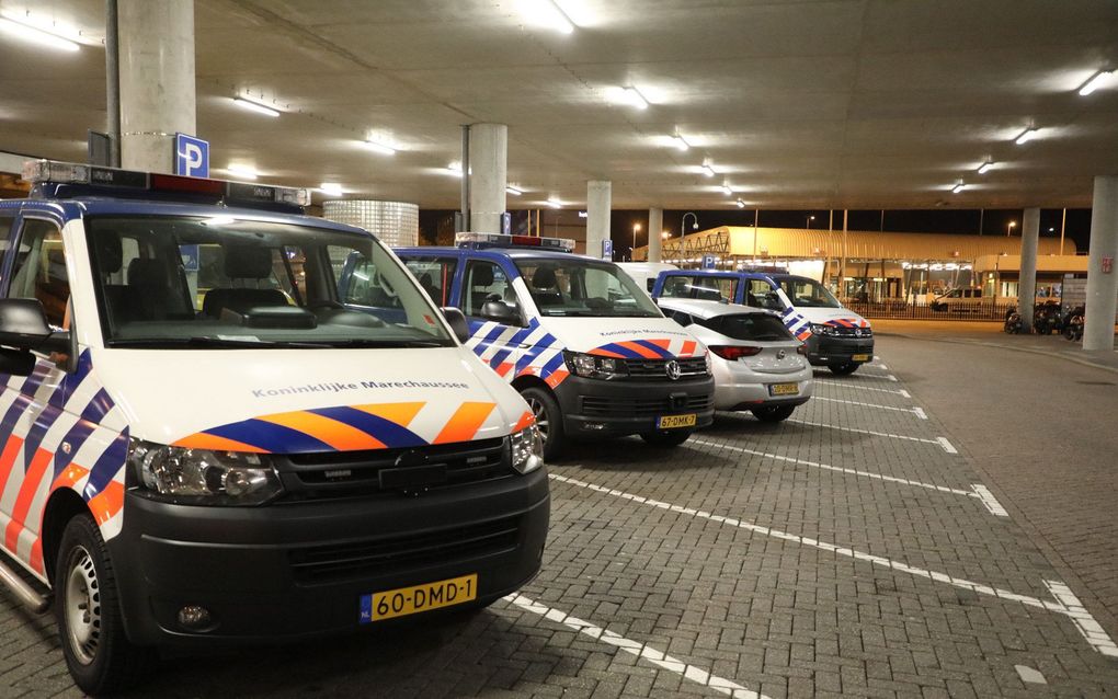 Hulpdiensten aanwezig op Schiphol, nadat er Grip 3-melding is afgegeven. beeld ANP