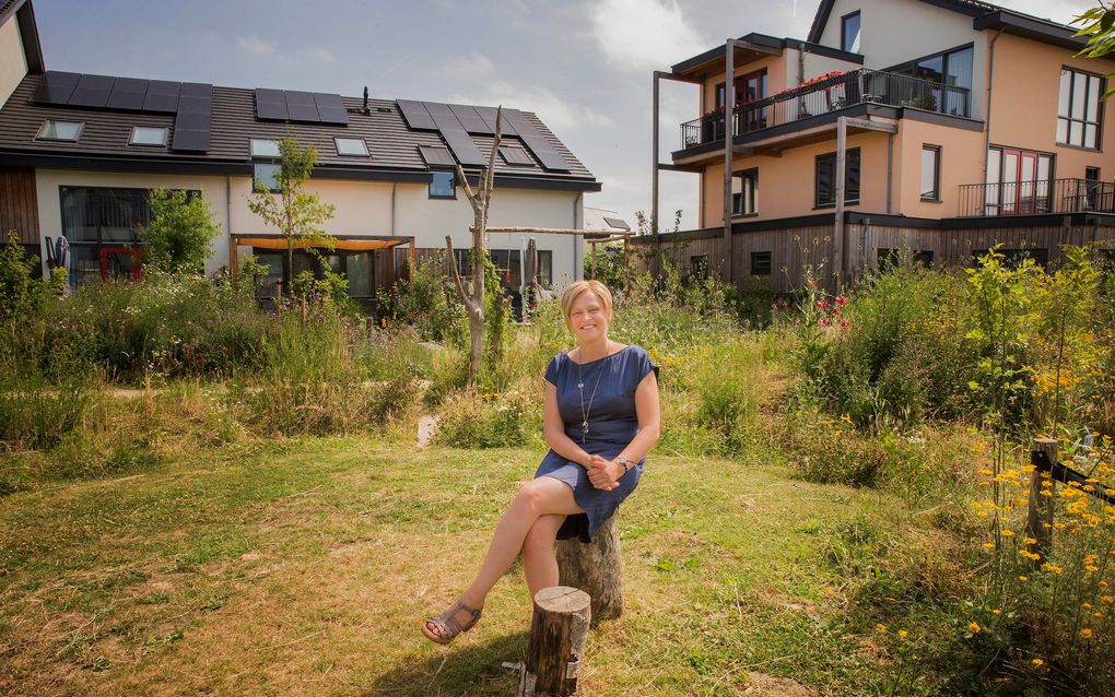 Martine Vonk in 2018, bij haar huis in Houten. beeld RD