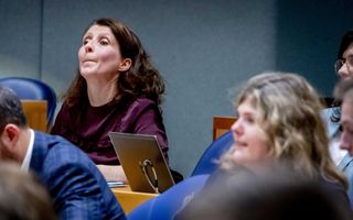 Esther Ouwehand (PvdD) tijdens de stemming over een voorstel voor het aanpassen van de Wet dieren in de Tweede Kamer. beeld ANP, Robin Utrecht