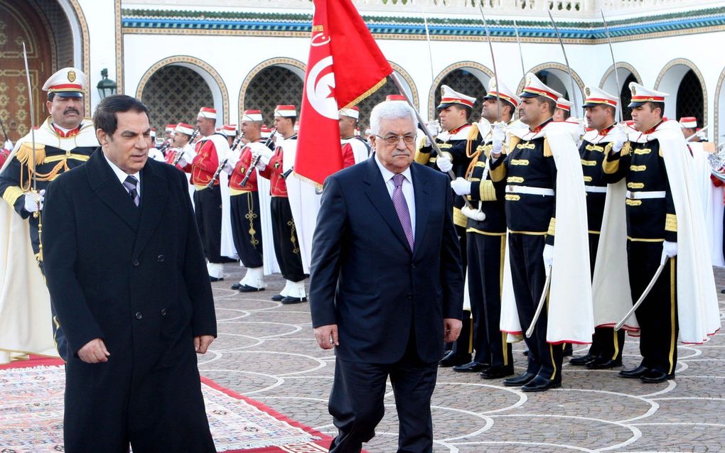 De Tunesische president Zine al-Abidine Ben Ali (links op de foto) is bereid parlementsverkiezingen te houden voor zijn termijn in 2014 afloopt. Foto EPA