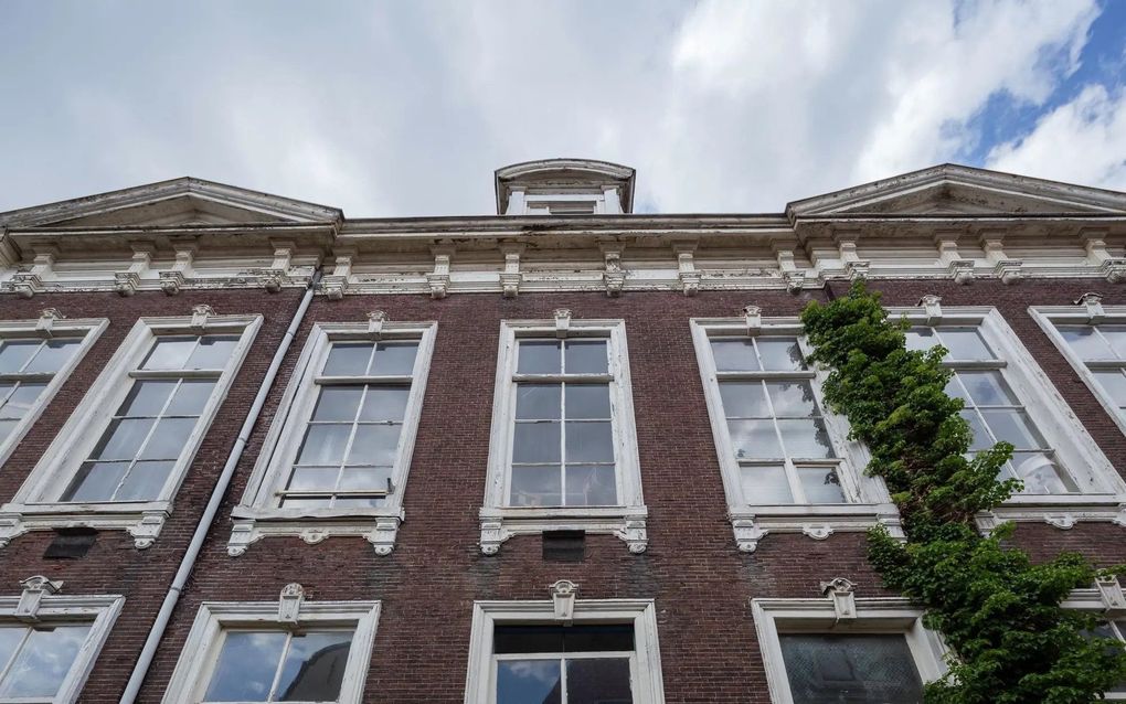 Het Joods Gemeentegebouw aan de Lange Wijngaardstraat in het centrum van Haarlem wordt gerestaureerd. beeld Monumentaal