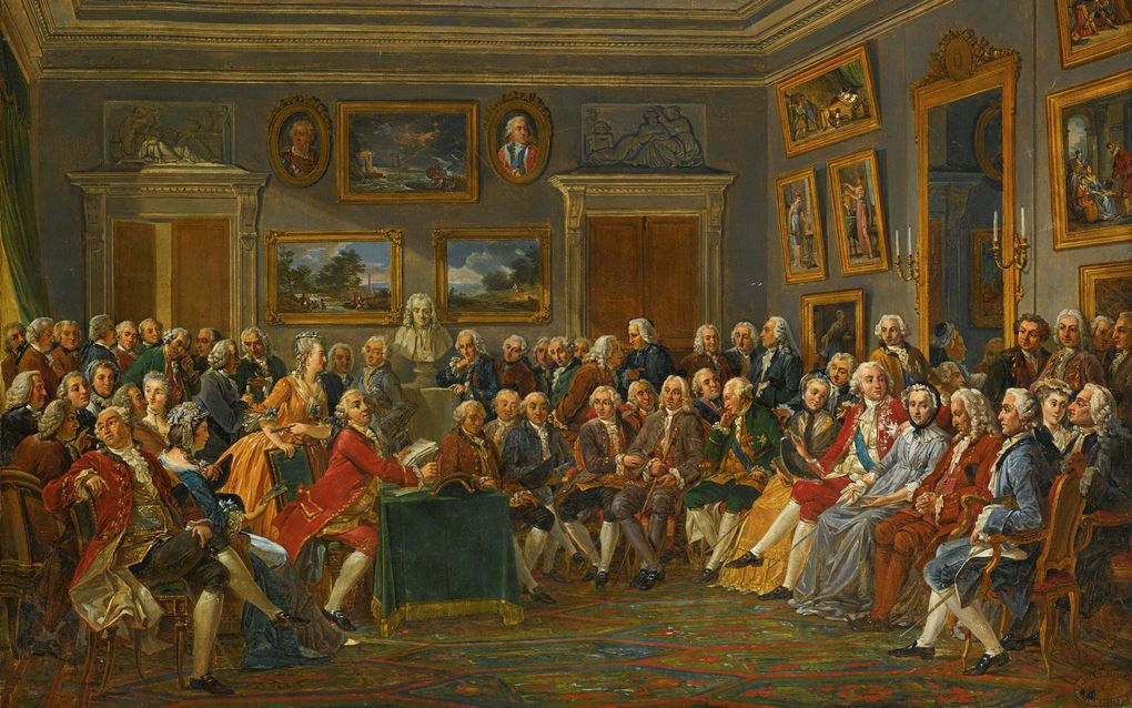Voltaire houdt een lezing in de salon van madame Geoffrin, 1755. Olieverfschilderij van Anicet Charles Gabriel Lemonnier uit 1812. beeld Wikimedia