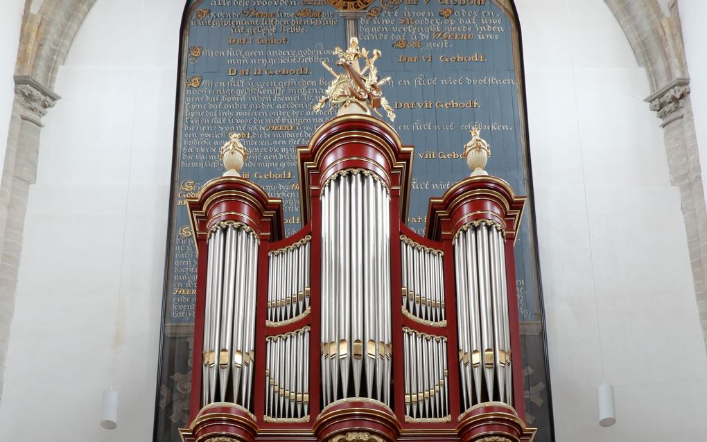 Orgelmaker Reil restaureerde het Kamorgel in de Catharijnekerk van Brielle. Foto Joost de Koning.