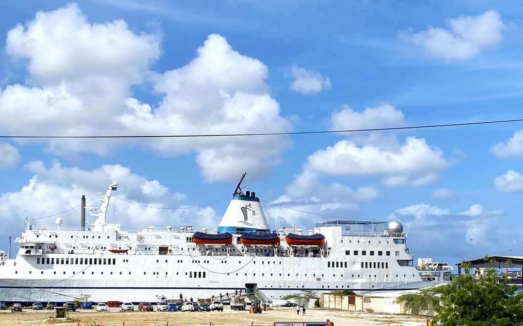 De Logos Hope, aangemeerd bij de Nicastia Werf in Otrobanda, Curaçao. beeld Marius Bremmer