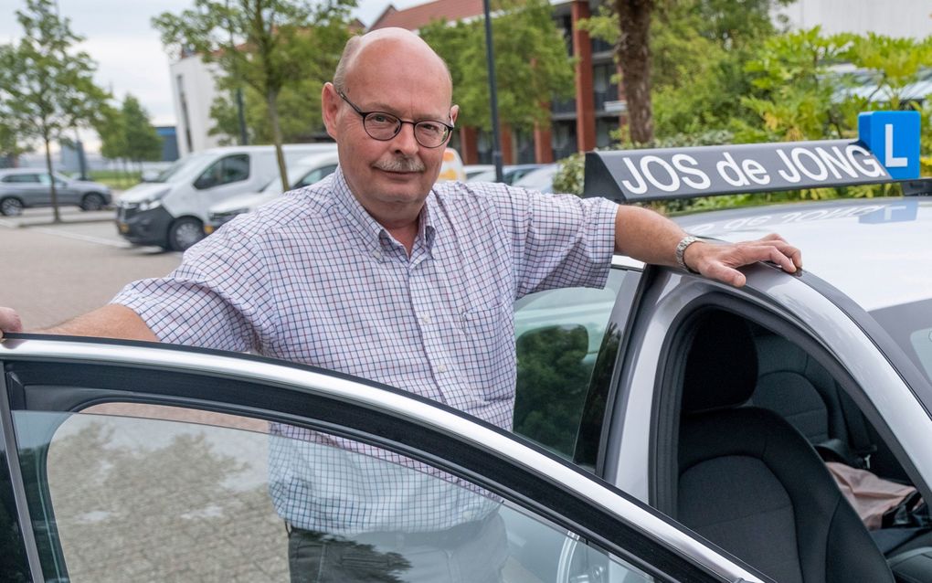 Rijschoolhouder Jos de Jong. beeld Dirk-Jan Gjeltema