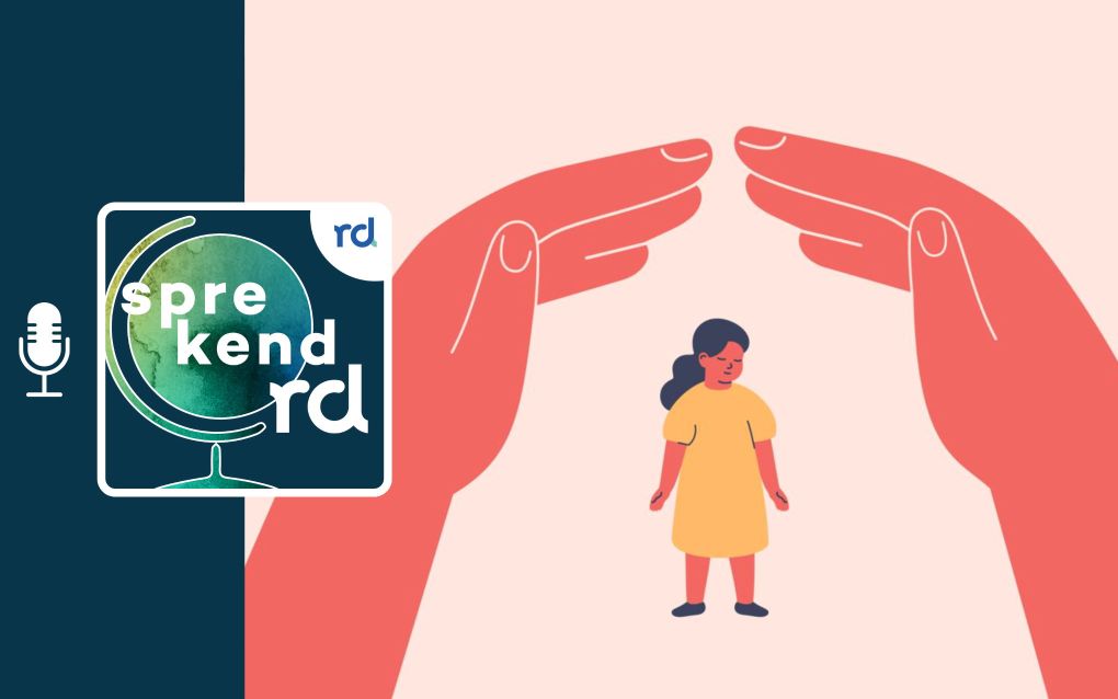 Illustratie van een meisje met twee handen om haar heen