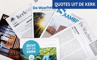 Een stapeltje kerkbladen.