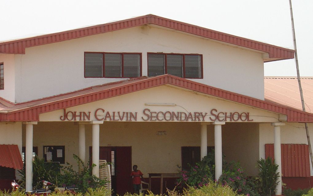 De John Calvin Secundary School in het dorpje Oswanka. De school is in 1994 opgericht door de Nigerian Reformed Church (NRC). Schooldirecteur is ds. Nicodemus I. beeld RD
