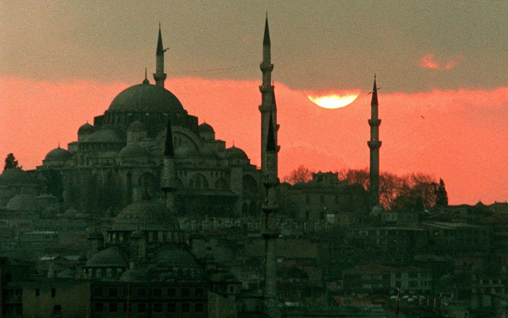 ISTANBUL - De Turkse stad Istanbul kampt met overstromingen. Foto EPA