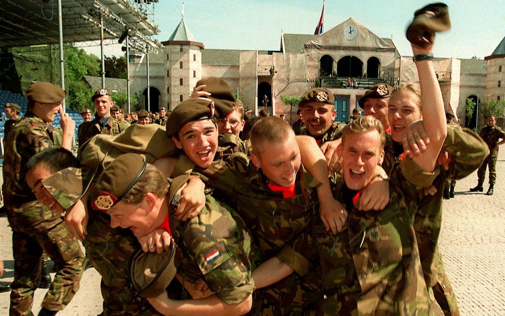 De dienstplicht leidt een slapend bestaan in Nederland. Zijn we