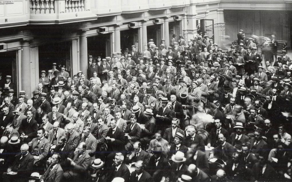 Veiling in Frascati Amsterdam, waar Kuyper met meerdere collega’s de Doleantie voorbereidde (circa 1925). beeld Stadsarchief Amsterdam